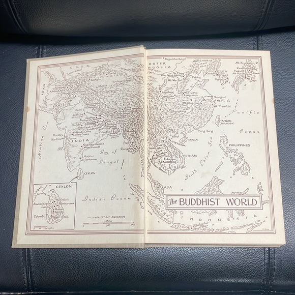 THE PATH OF THE BUDDHA Vintage Hardcover Book - Picture 5 of 13